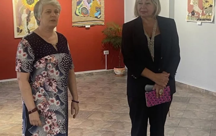 У Южному відкрили виставку Світлани Василенко «З Україною у серці»